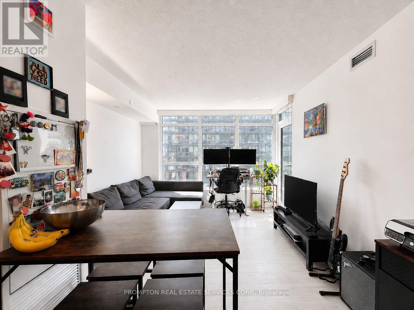 1015 - 80 Queens Wharf Road, Toronto, Ontario  M5V 0J2 - Photo 4 - C13693502