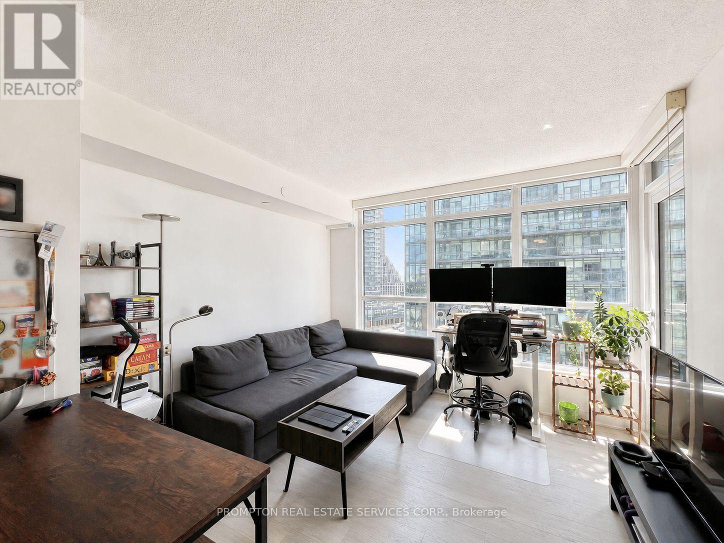 1015 - 80 Queens Wharf Road, Toronto, Ontario  M5V 0J2 - Photo 5 - C13693502