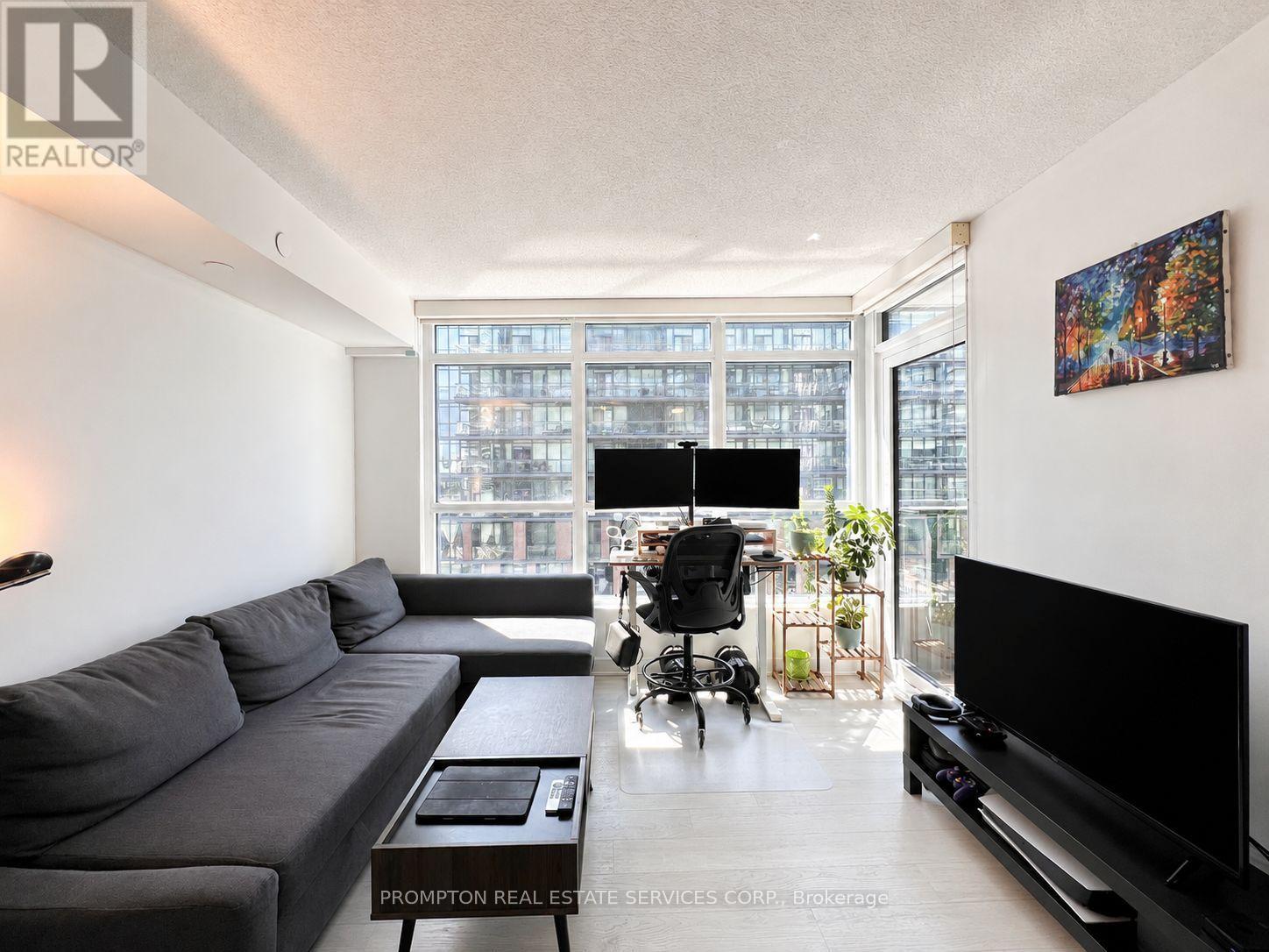 1015 - 80 Queens Wharf Road, Toronto, Ontario  M5V 0J2 - Photo 6 - C13693502