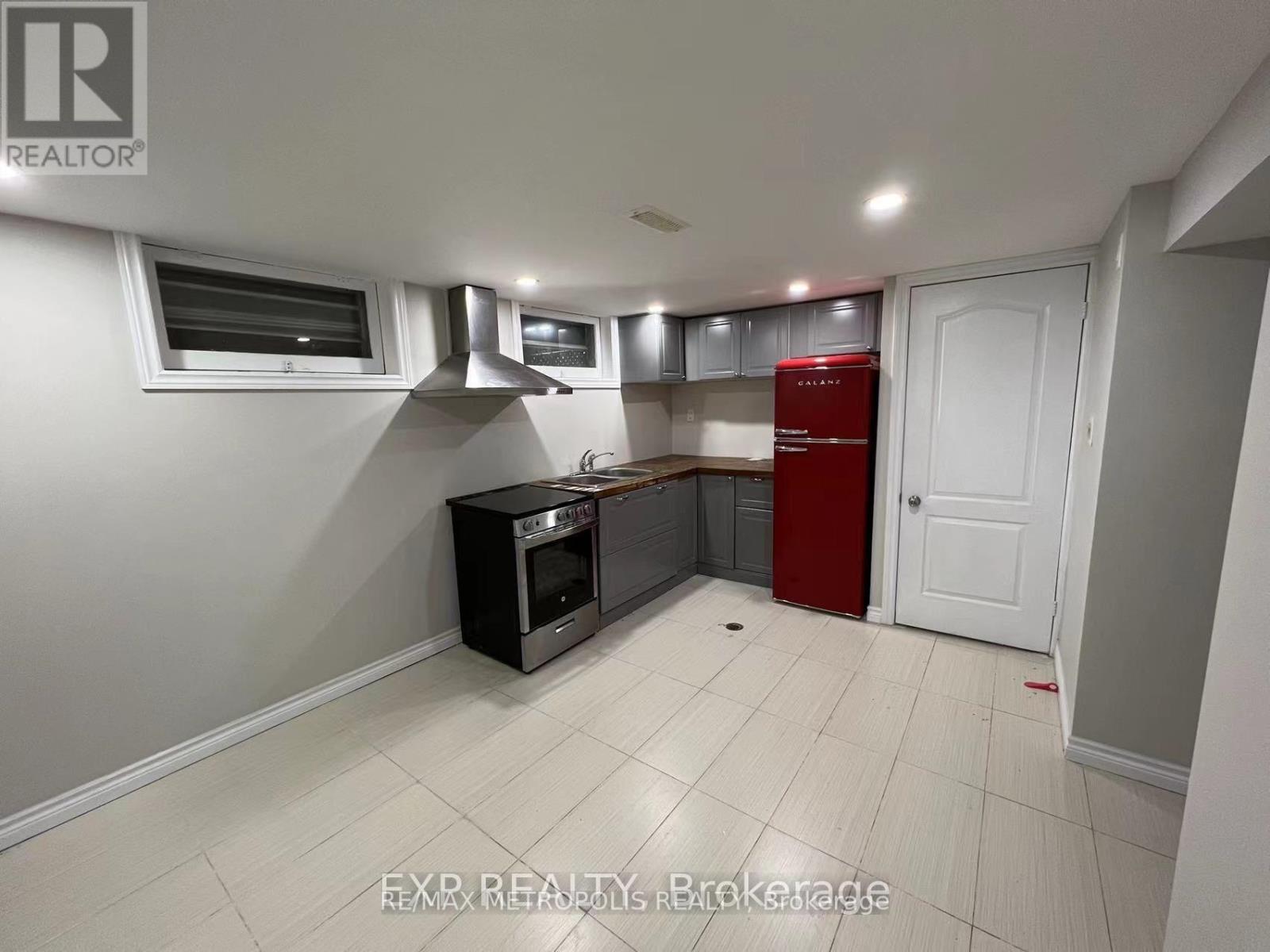 Bsmt - 6 Mid Pines Road, Toronto, Ontario  M1G 2L6 - Photo 11 - E13693544