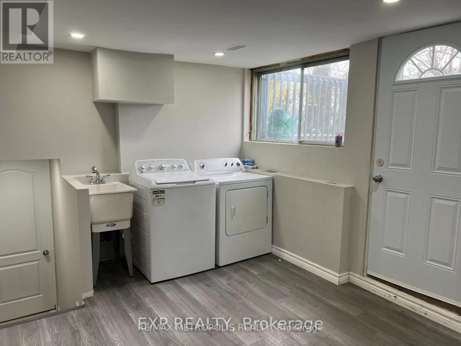 Bsmt - 6 Mid Pines Road, Toronto, Ontario  M1G 2L6 - Photo 12 - E13693544