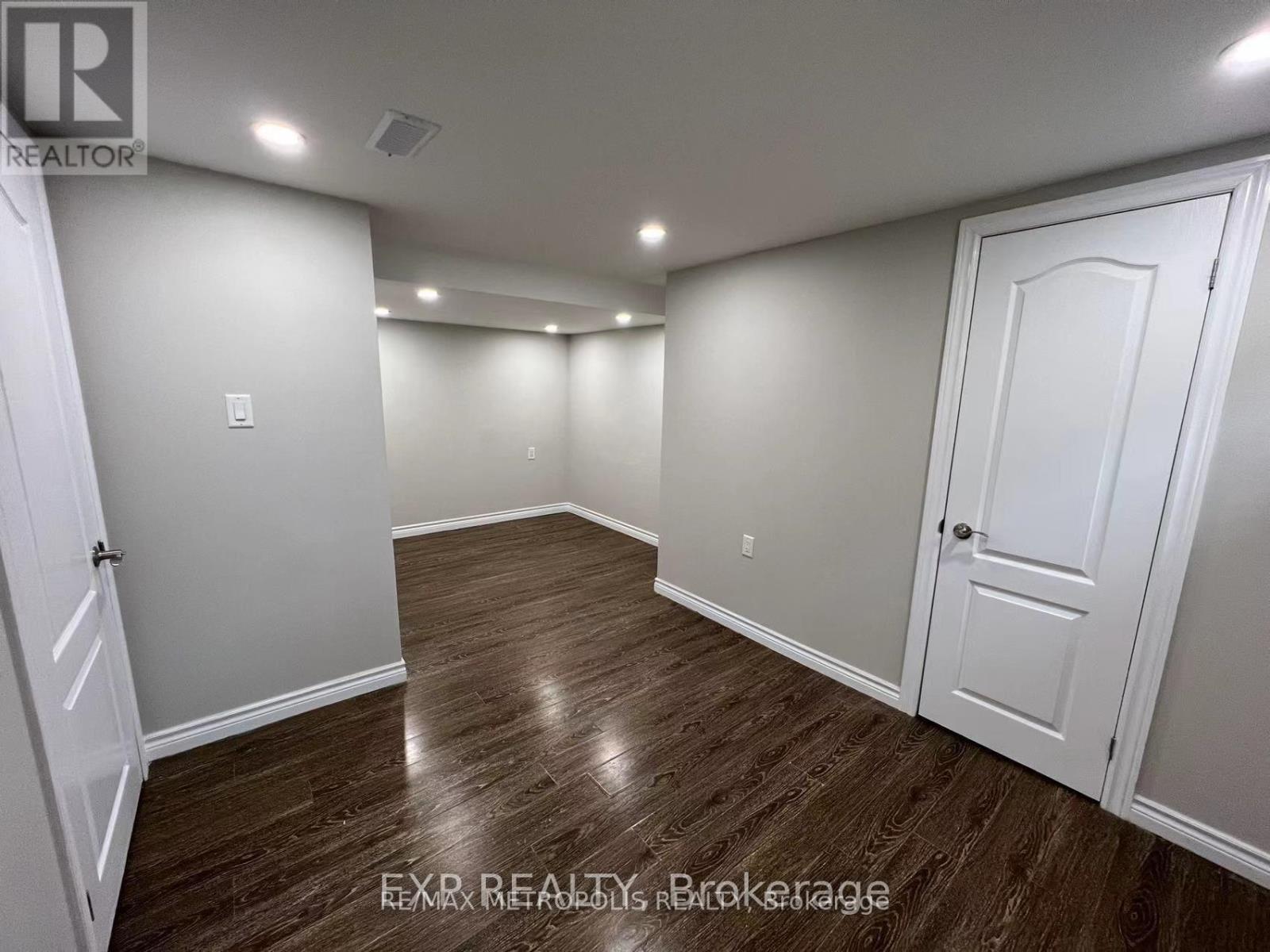 Bsmt - 6 Mid Pines Road, Toronto, Ontario  M1G 2L6 - Photo 3 - E13693544