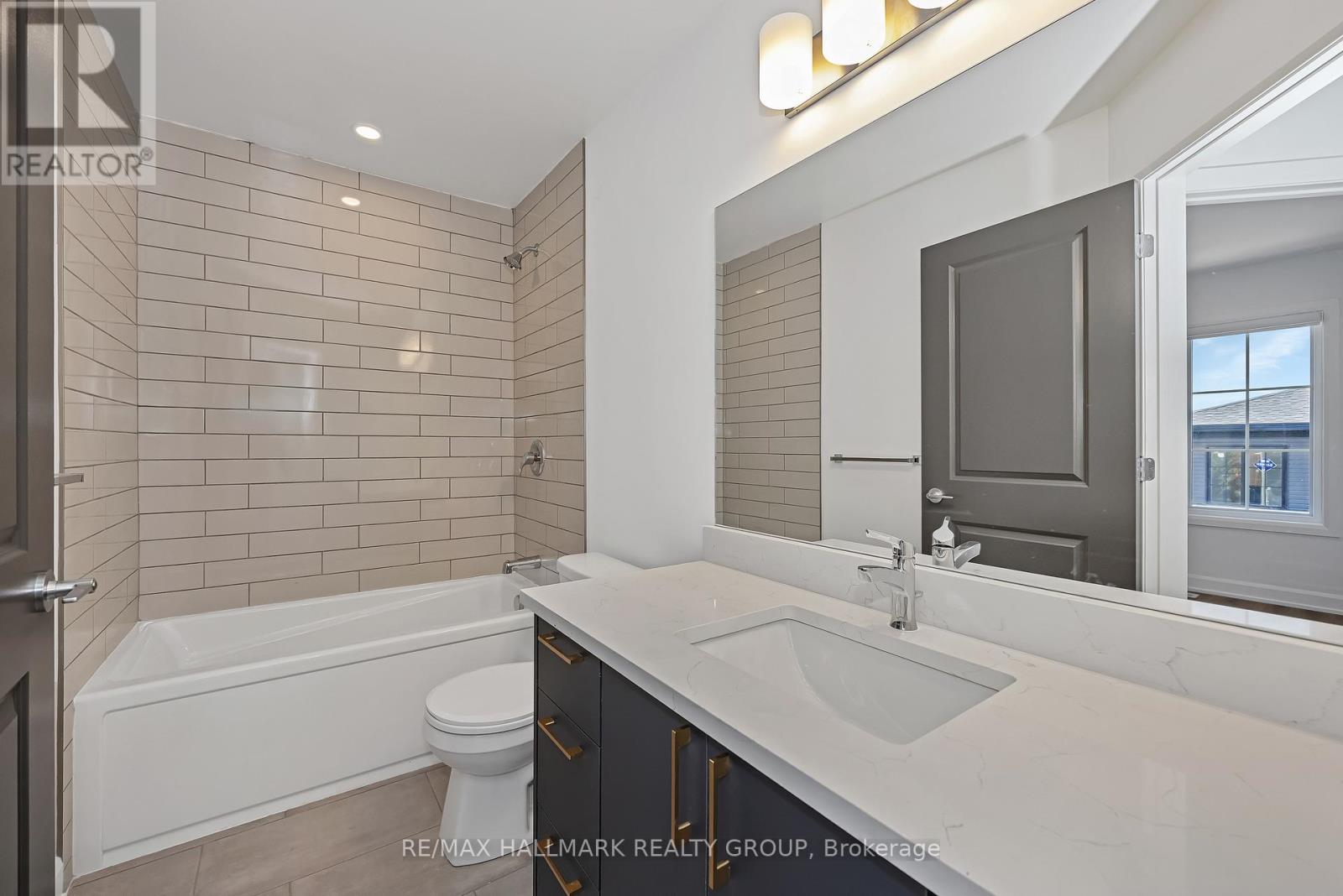 202 - 1124 Gabriel Street, Ottawa, Ontario K1C 1K8 - Photo 3 - X13456194