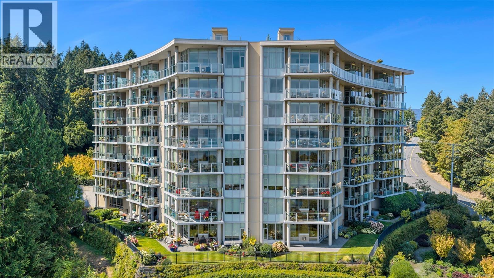 103 5388 Hill Rise Terr, Saanich, British Columbia