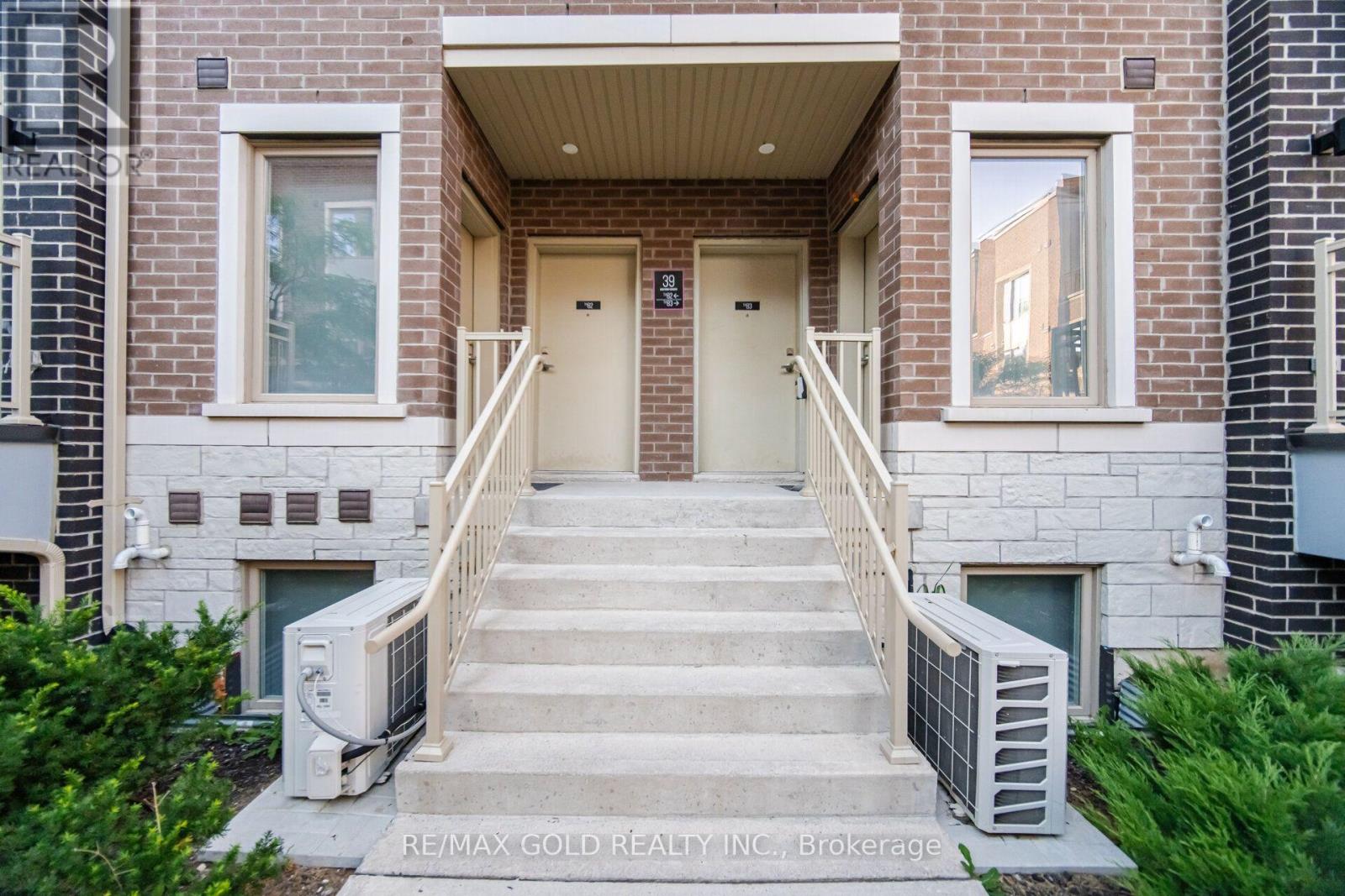 Th83 - 39 Honeycrisp Crescent, Vaughan, Ontario  L4K 0N1 - Photo 2 - N13693486