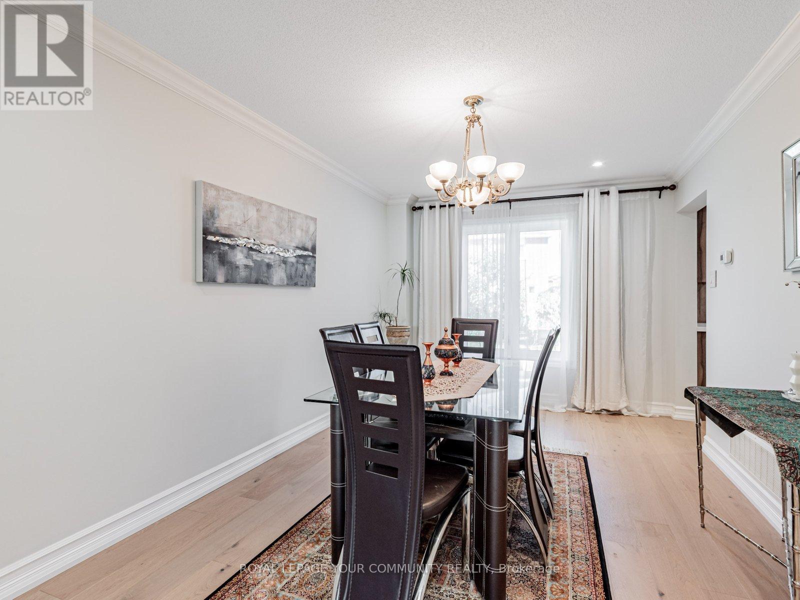 5 Mandel Crescent, Richmond Hill (Devonsleigh), Ontario  L4C 9Z7 - Photo 8 - N13693492