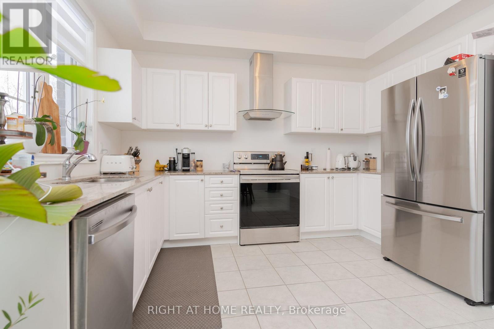 12 Globemaster Lane, Richmond Hill, Ontario  L4E 1H3 - Photo 16 - N13693540
