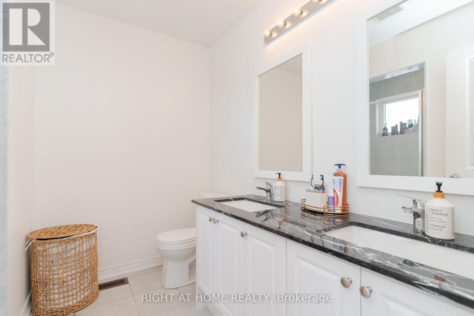 12 Globemaster Lane, Richmond Hill, Ontario  L4E 1H3 - Photo 22 - N13693540