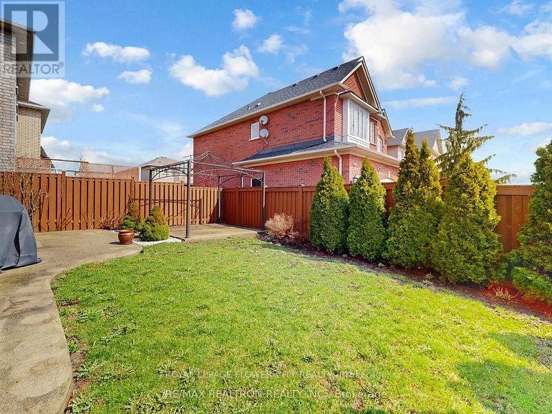 Main - 60 Colombo Crescent, Vaughan (Maple), Ontario  L6A 0A3 - Photo 16 - N13693602