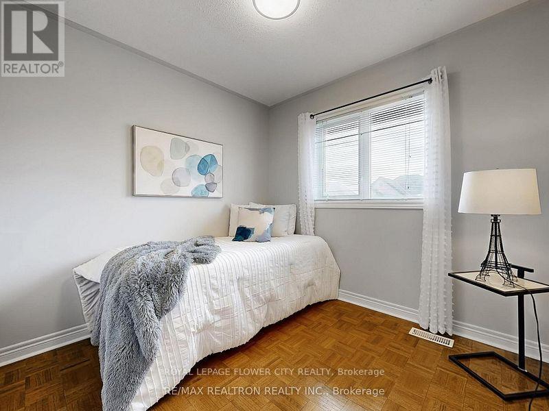 Main - 60 Colombo Crescent, Vaughan (Maple), Ontario  L6A 0A3 - Photo 7 - N13693602