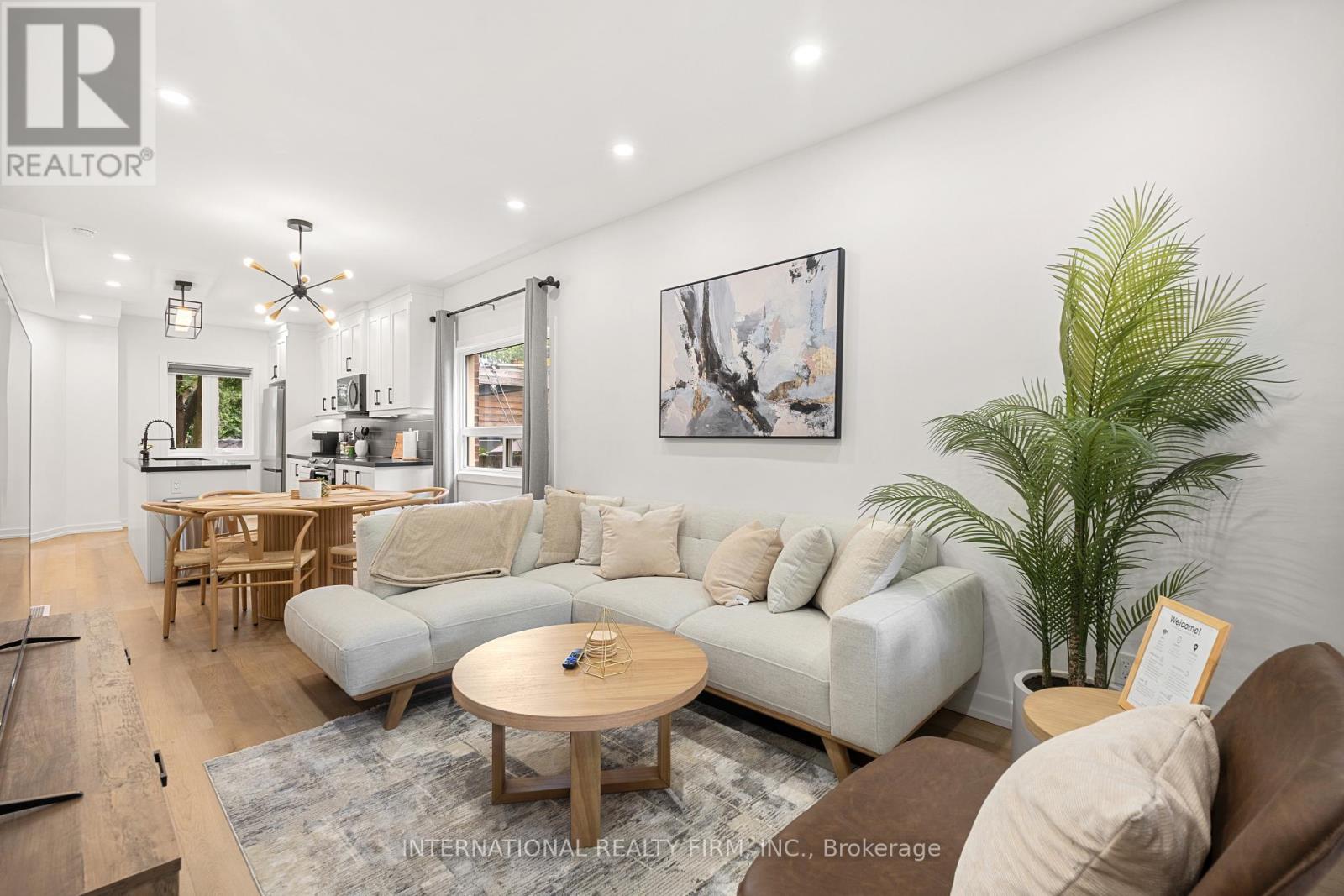 171 DUPLEX AVENUE, Toronto, Ontario