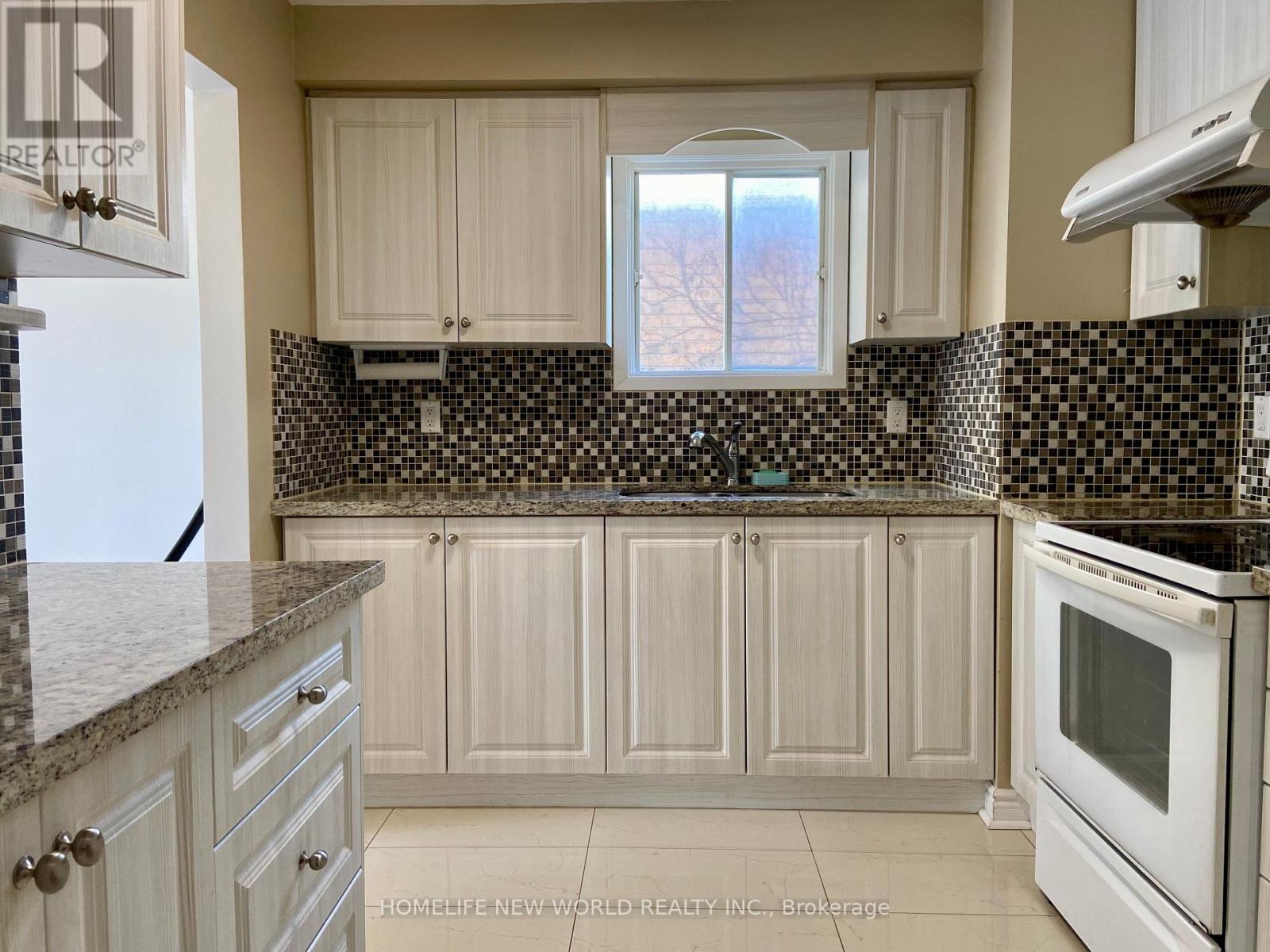 14 Eugenia Court, Markham, Ontario  L3R 4Y6 - Photo 3 - N13535556
