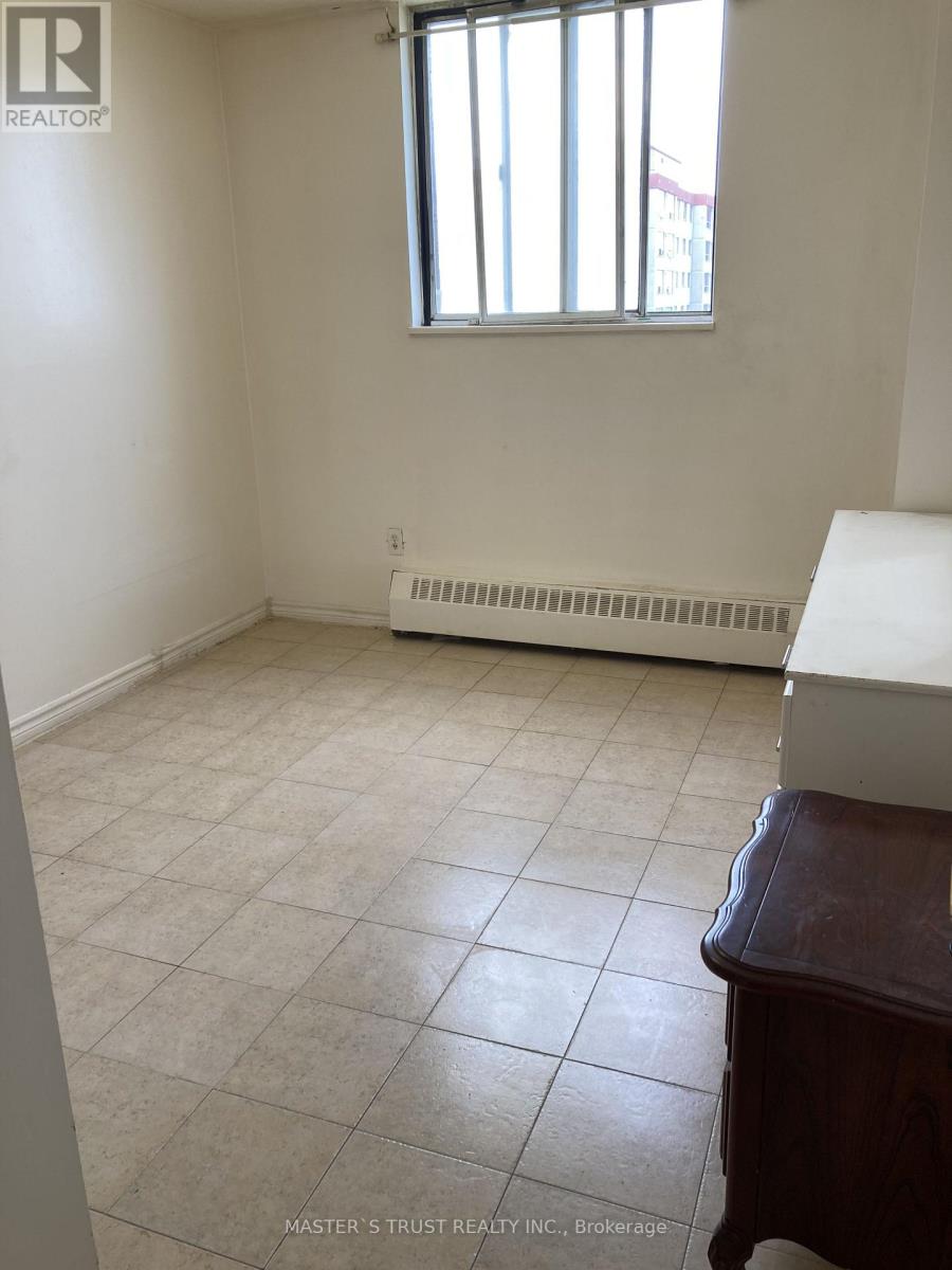 908 - 940 Caledonia Road, Toronto, Ontario  M6B 3Y4 - Photo 3 - W13598110