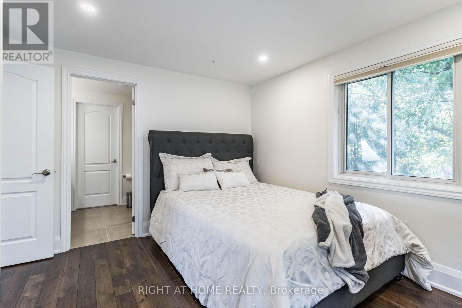 2463 Rebecca Street, Oakville, Ontario  L6L 2B1 - Photo 32 - W13693438