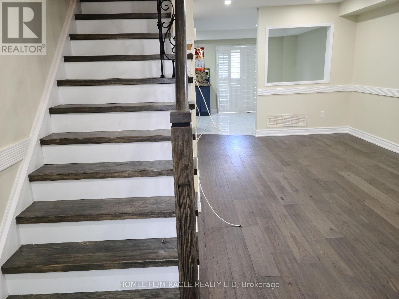 7 Thunderbird Trail, Brampton, Ontario  L6R 2T4 - Photo 4 - W13693454