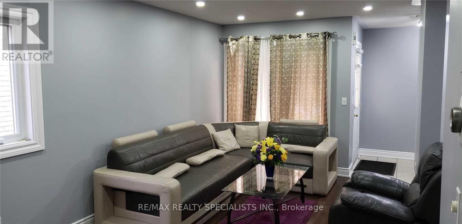 Main & 2nd - 1361 Quest Circle, Mississauga, Ontario  L5N 8B7 - Photo 3 - W13693512
