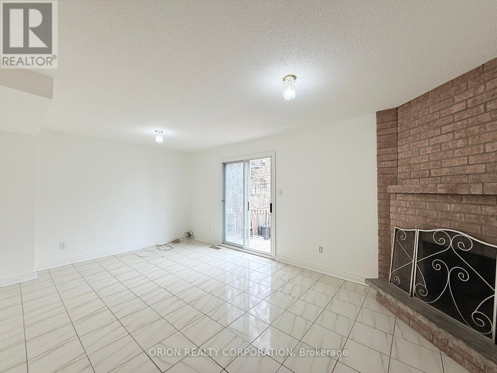 Upper - 274 Viewmount Avenue, Toronto, Ontario  M6B 1V2 - Photo 15 - W13693558