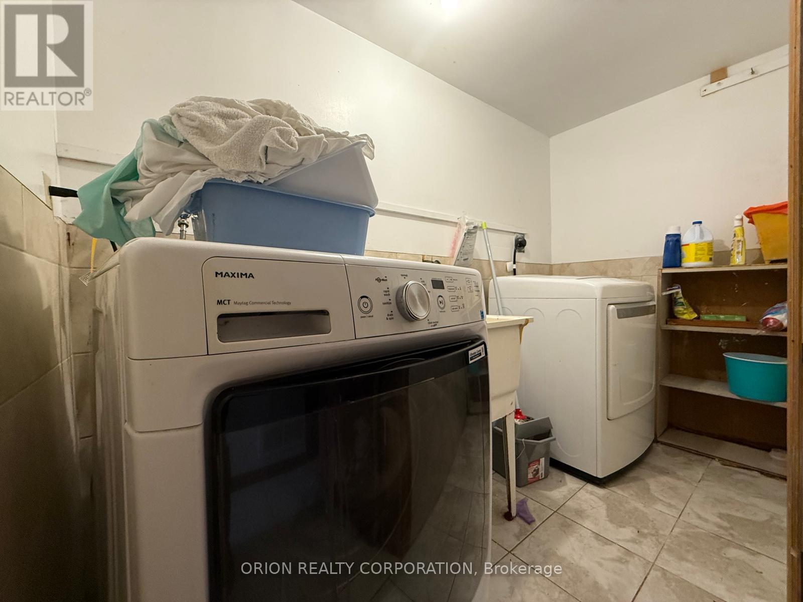 Upper - 274 Viewmount Avenue, Toronto, Ontario  M6B 1V2 - Photo 17 - W13693558