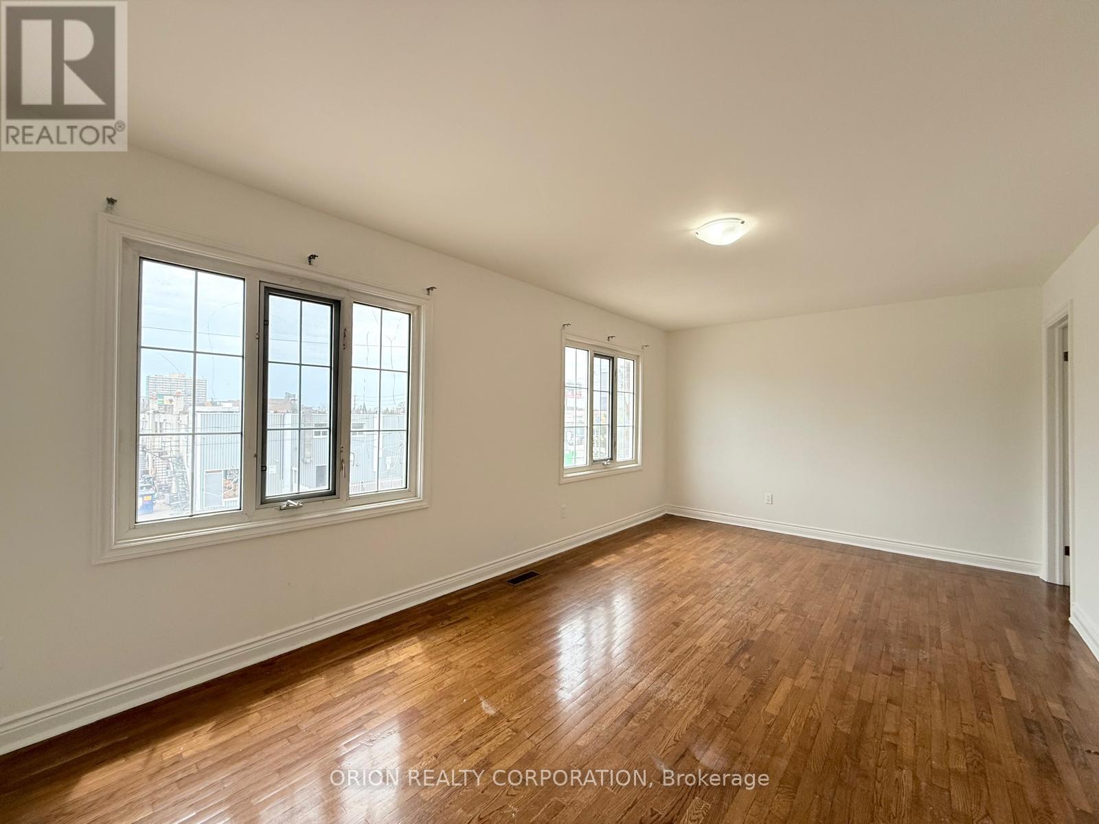 Upper - 274 Viewmount Avenue, Toronto, Ontario  M6B 1V2 - Photo 19 - W13693558
