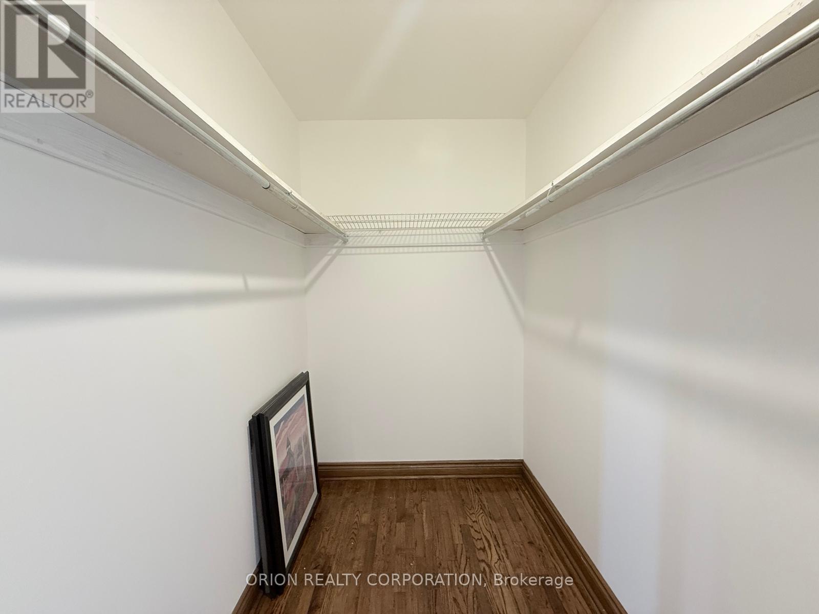 Upper - 274 Viewmount Avenue, Toronto, Ontario  M6B 1V2 - Photo 22 - W13693558