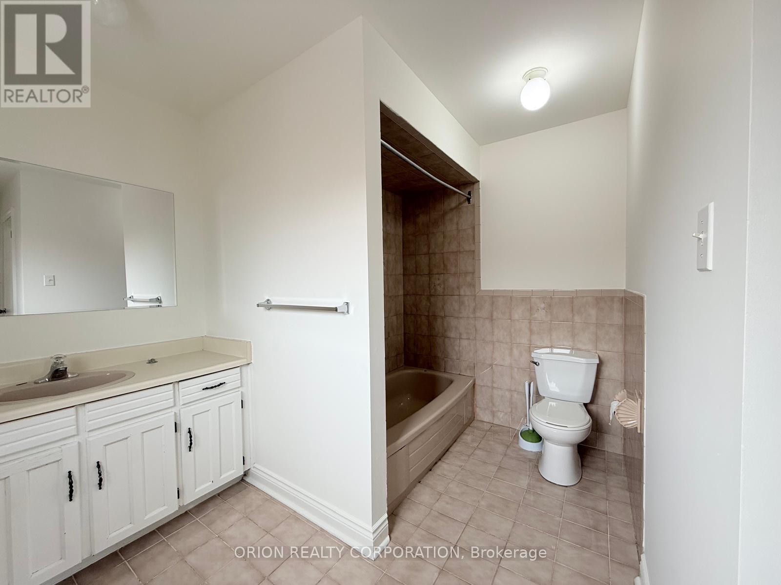 Upper - 274 Viewmount Avenue, Toronto, Ontario  M6B 1V2 - Photo 24 - W13693558
