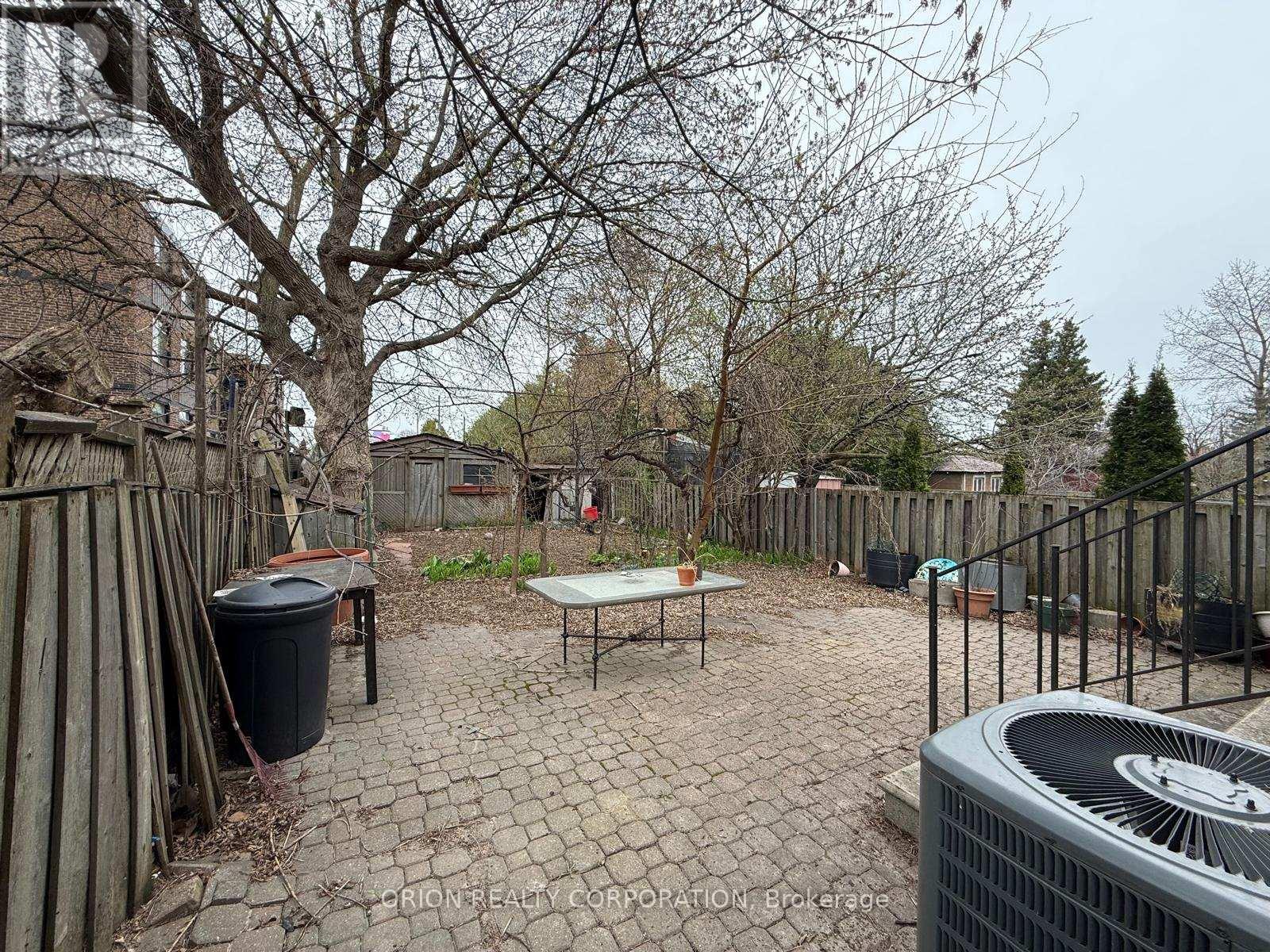 Upper - 274 Viewmount Avenue, Toronto, Ontario  M6B 1V2 - Photo 35 - W13693558