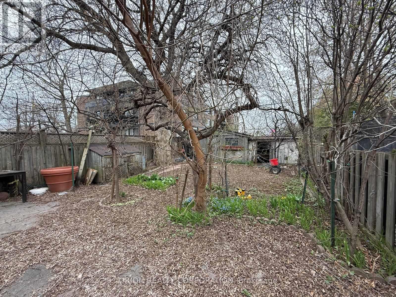 Upper - 274 Viewmount Avenue, Toronto, Ontario  M6B 1V2 - Photo 36 - W13693558