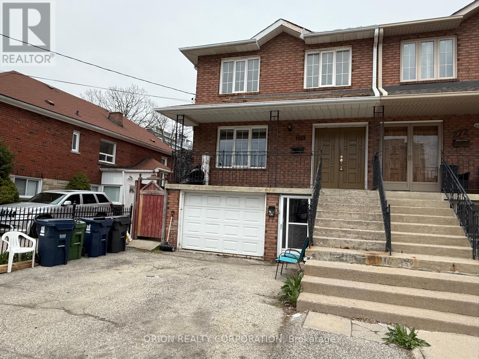 Upper - 274 Viewmount Avenue, Toronto, Ontario  M6B 1V2 - Photo 4 - W13693558