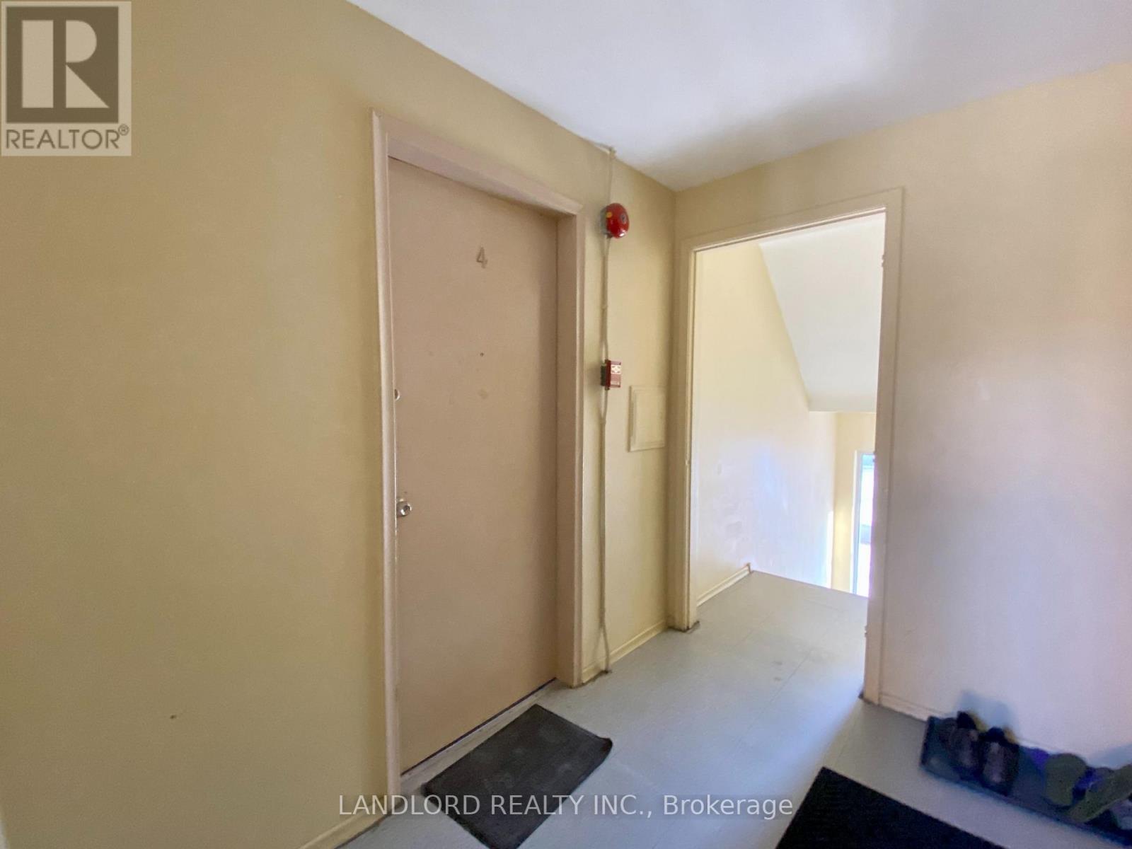 4 - 127 Scarlett Road, Toronto, Ontario  M6N 4K6 - Photo 17 - W13693622