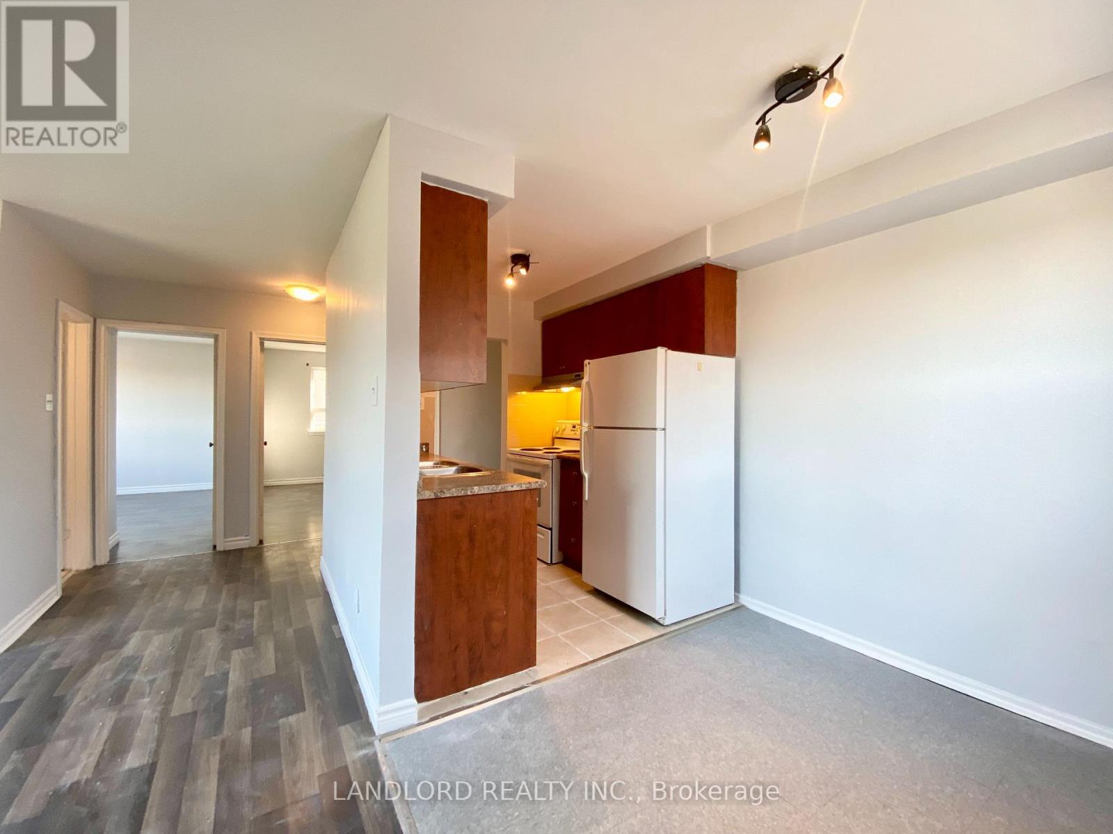 4 - 127 Scarlett Road, Toronto, Ontario  M6N 4K6 - Photo 5 - W13693622