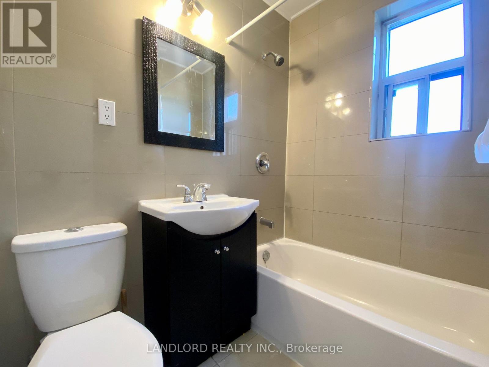 4 - 127 Scarlett Road, Toronto, Ontario  M6N 4K6 - Photo 9 - W13693622