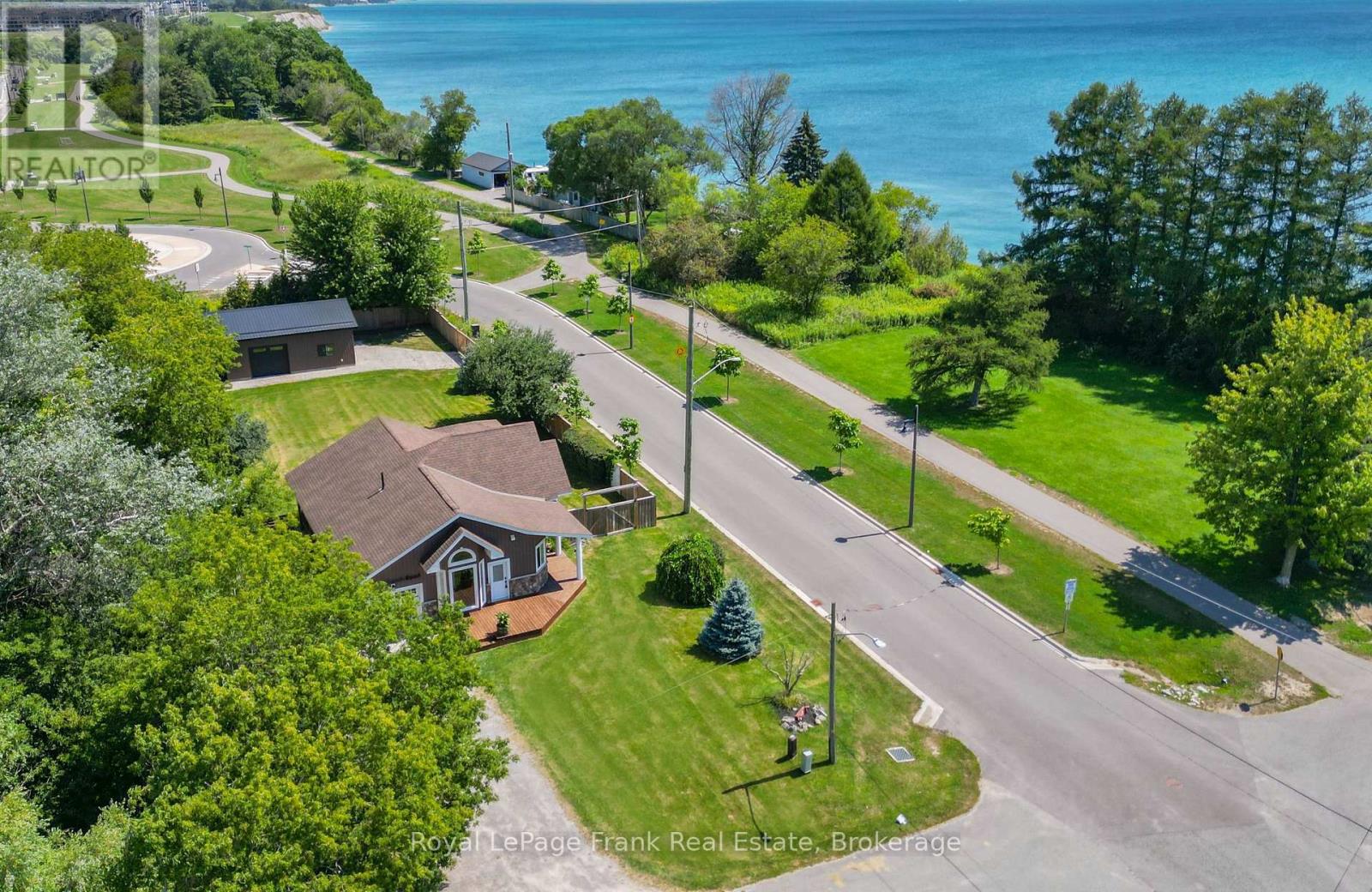 86 East Beach Road, Clarington, Ontario  L1C 6A5 - Photo 3 - E13686050