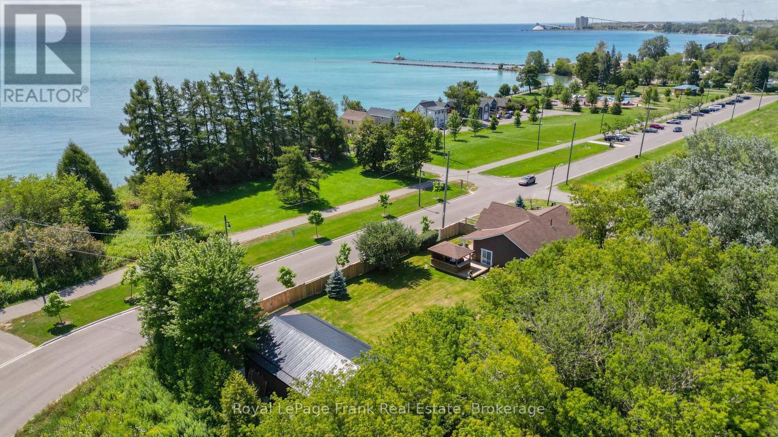 86 East Beach Road, Clarington, Ontario  L1C 6A5 - Photo 4 - E13686050
