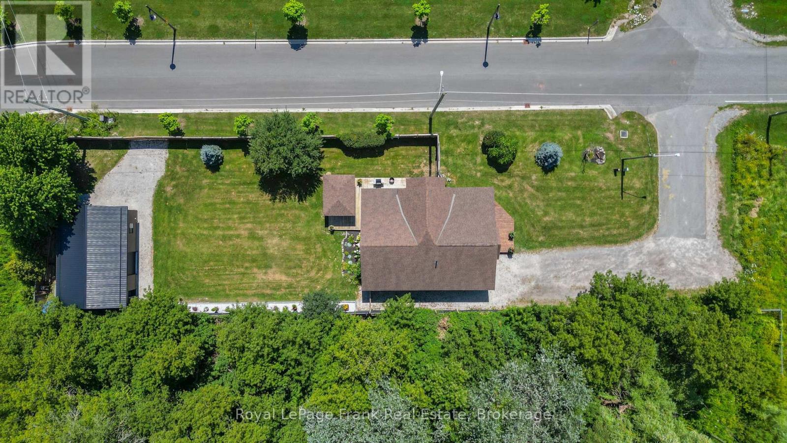 86 East Beach Road, Clarington, Ontario  L1C 6A5 - Photo 9 - E13686050