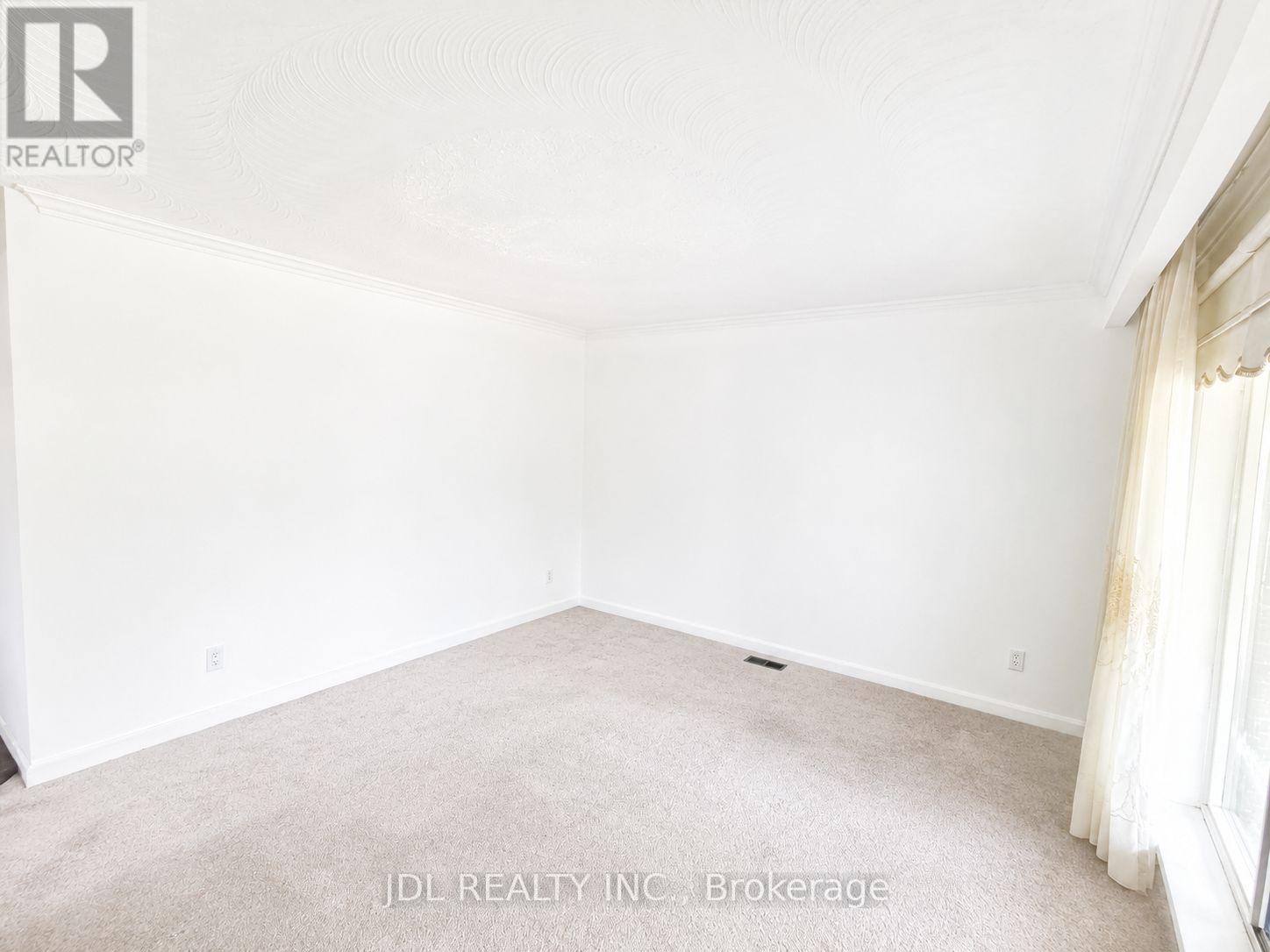 40 Montana Avenue, Toronto, Ontario  M3M 1B6 - Photo 4 - W13674436