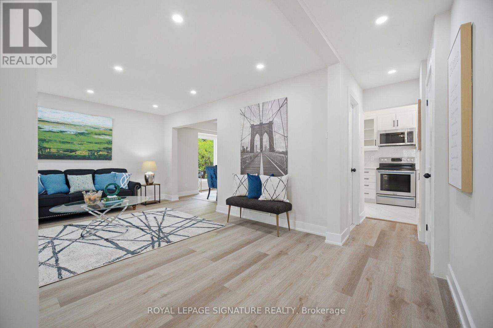 1345 Playford Road, Mississauga, Ontario  L5J 3V9 - Photo 2 - W13692834