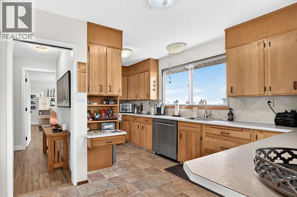 6216 Touchwood Drive NW, Calgary, Alberta  T2K 3L9 - Photo 7 - A2335967