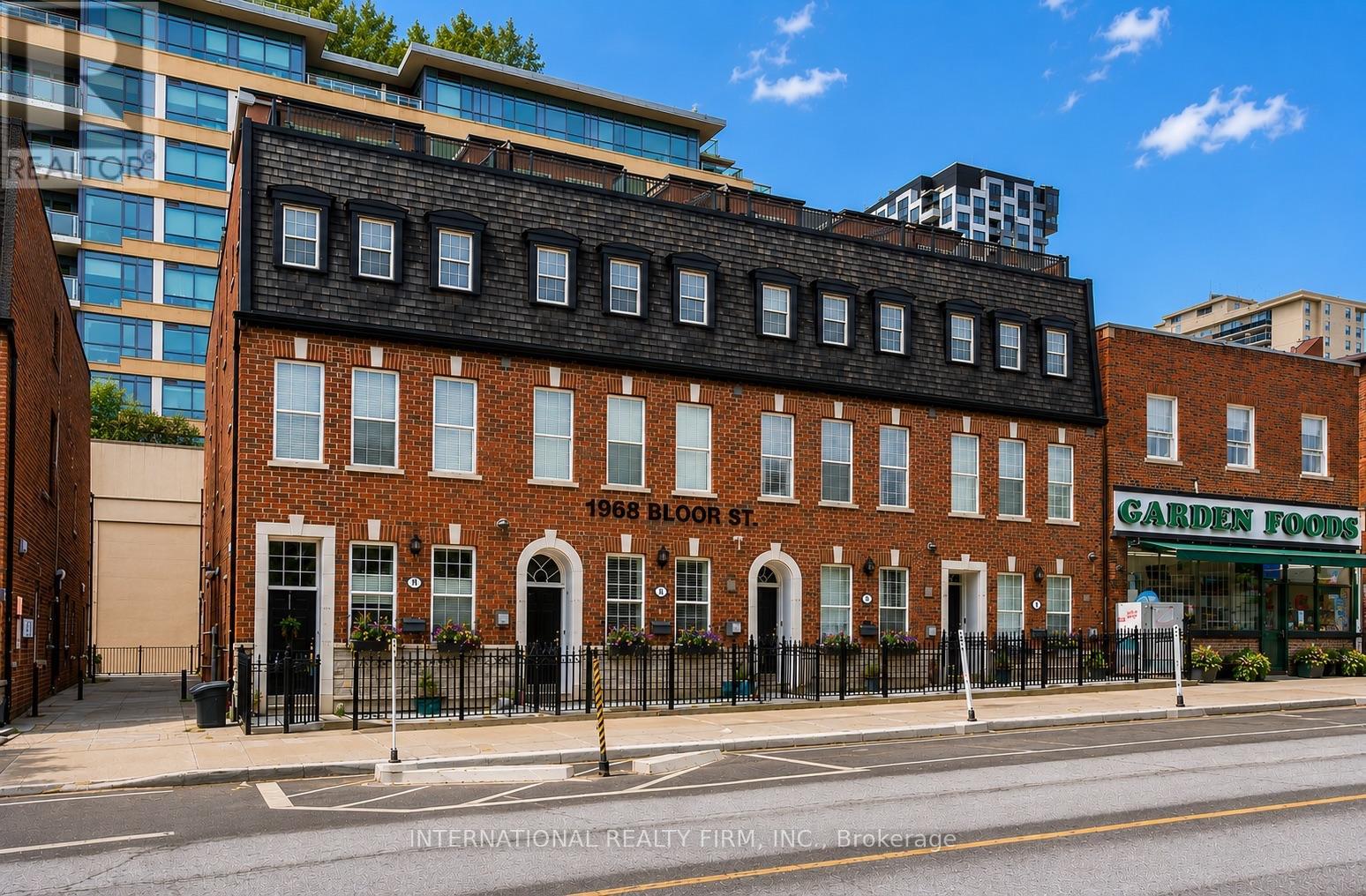 16 - 1970 BLOOR STREET W, Toronto, Ontario