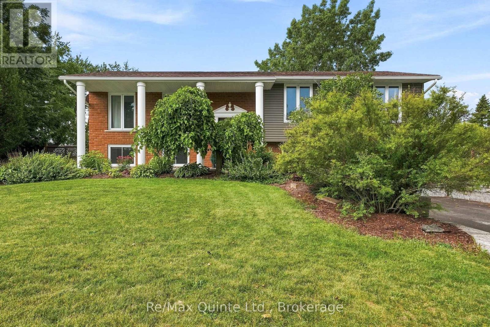 147 Jeffrey Drive, Quinte West, Ontario  K8V 5P8 - Photo 2 - X13693658