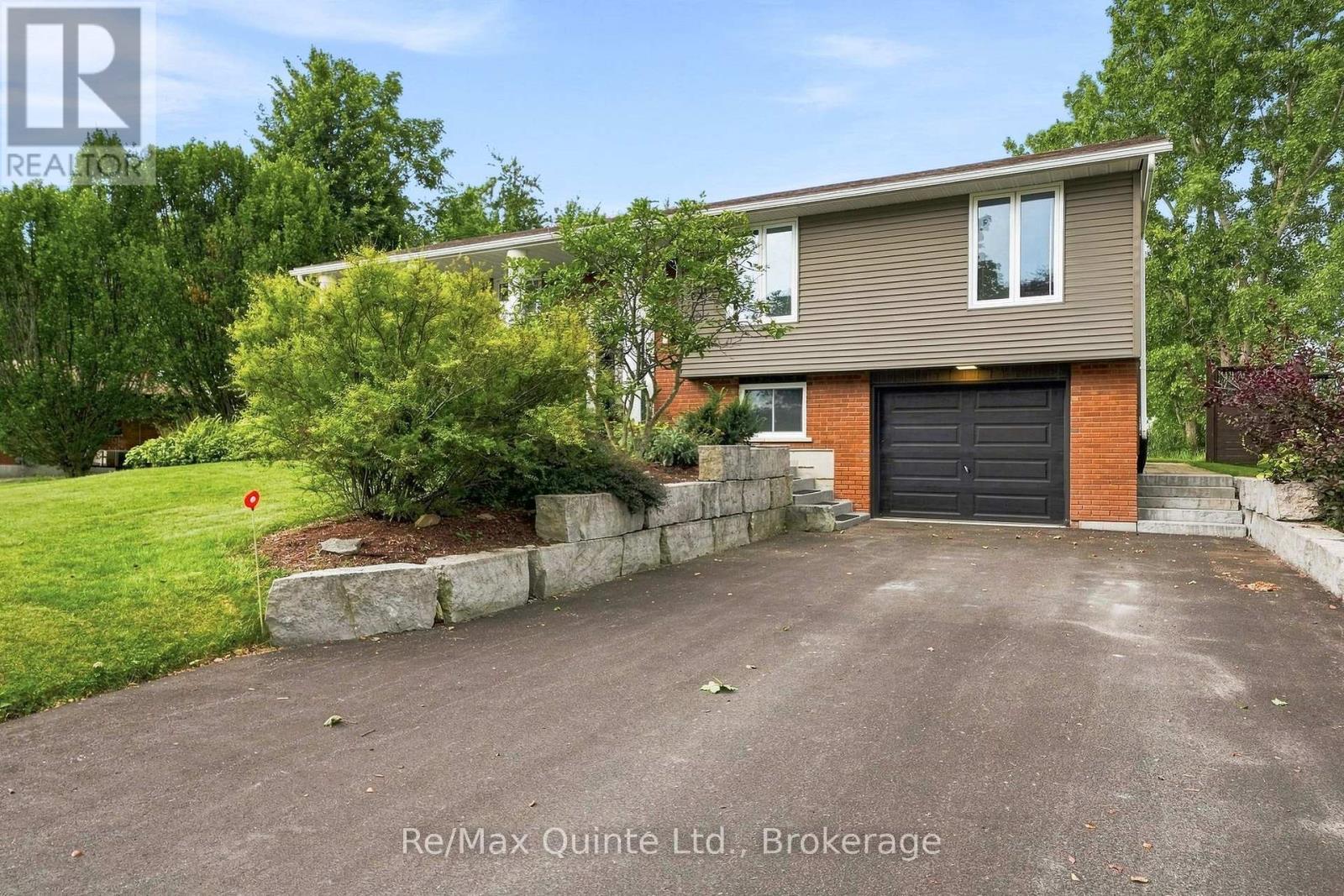 147 Jeffrey Drive, Quinte West, Ontario  K8V 5P8 - Photo 3 - X13693658