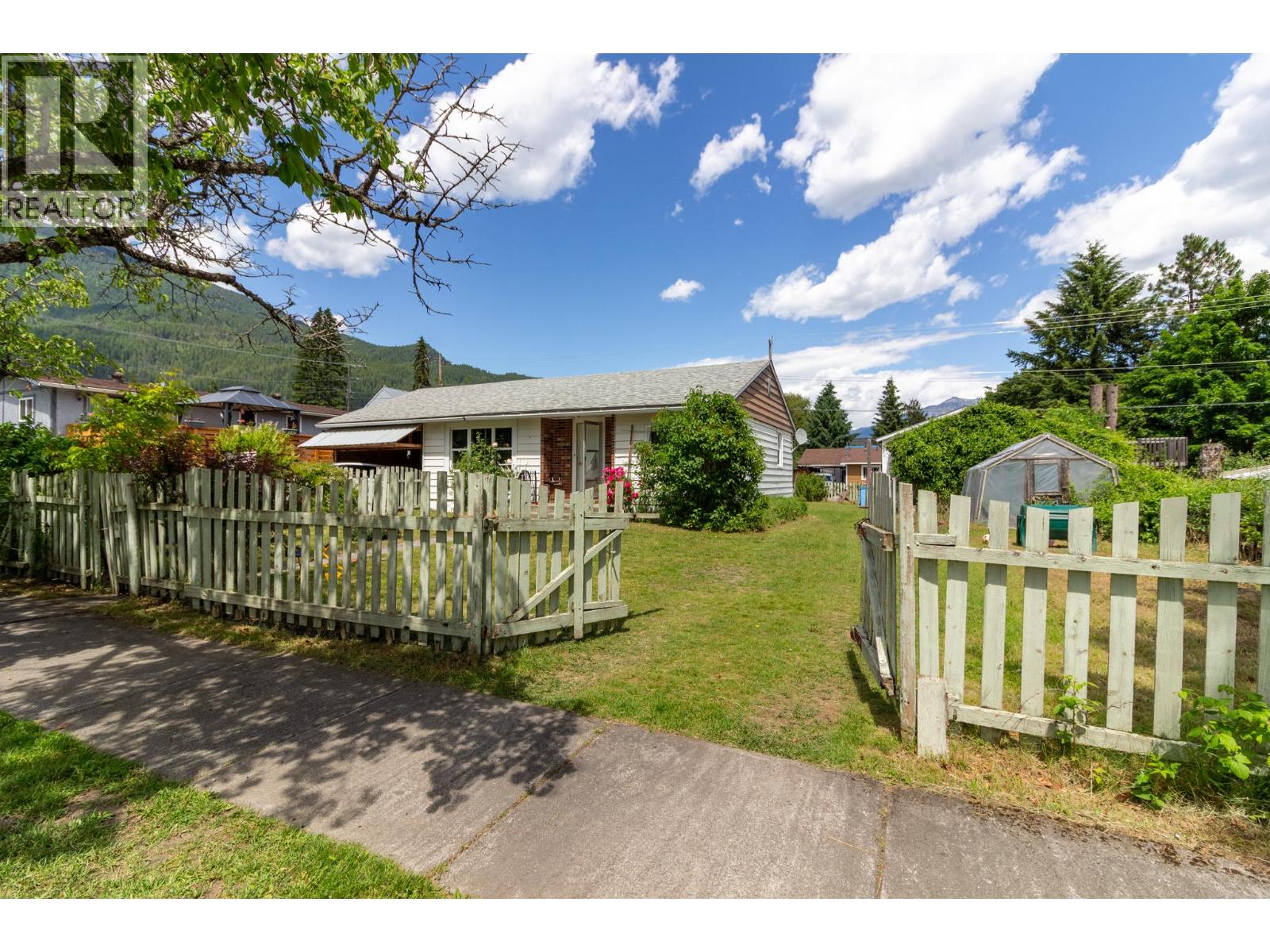 238 B Avenue, Kaslo, British Columbia
