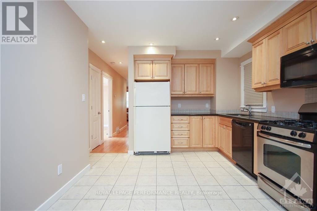 2 - 736 Cooper Street W, Ottawa, Ontario K1R 5J6 - Photo 2 - X13693640