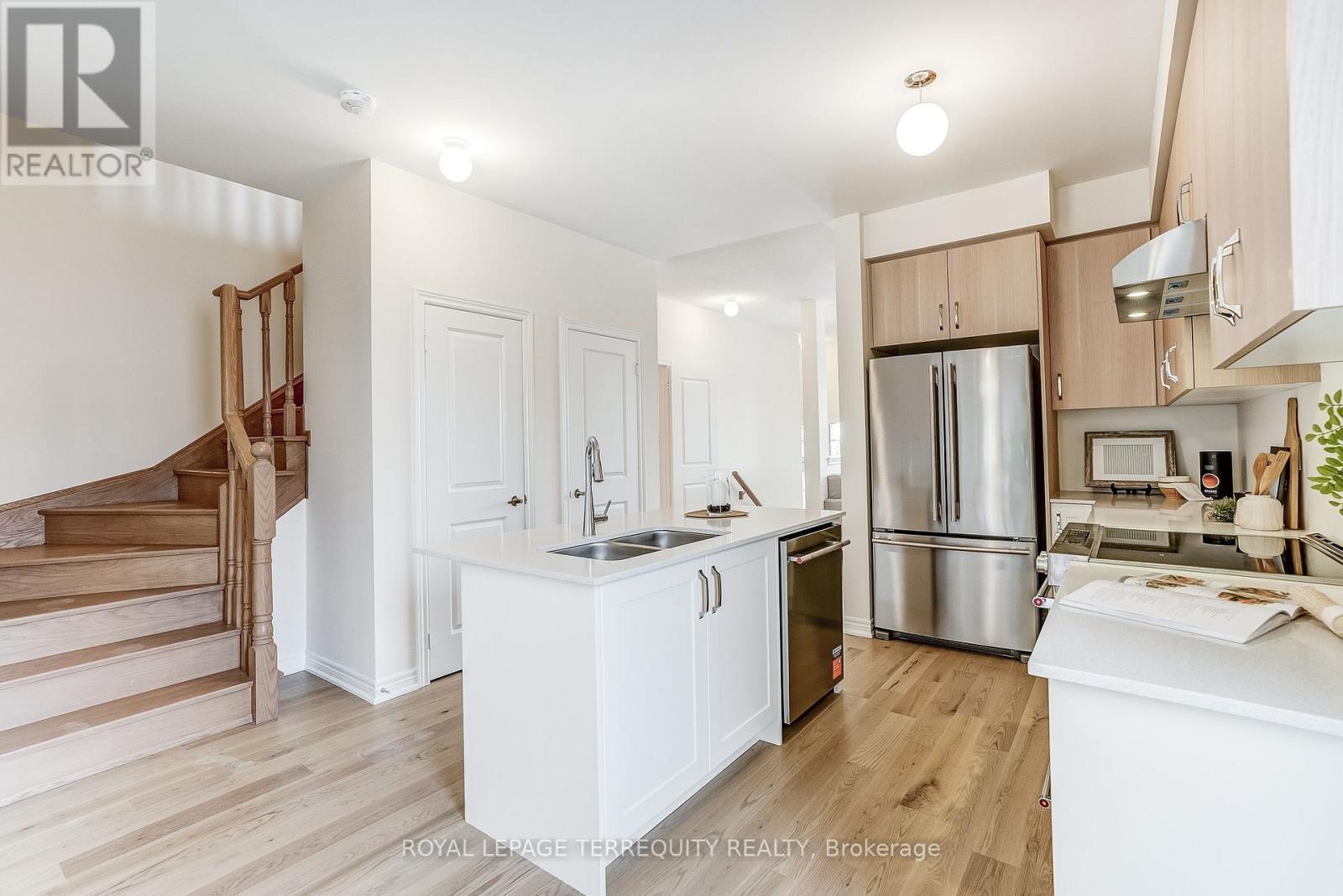 1218 Elizabeth Mackenzie Trail, Pickering, Ontario  L1X 0S3 - Photo 13 - E13693650