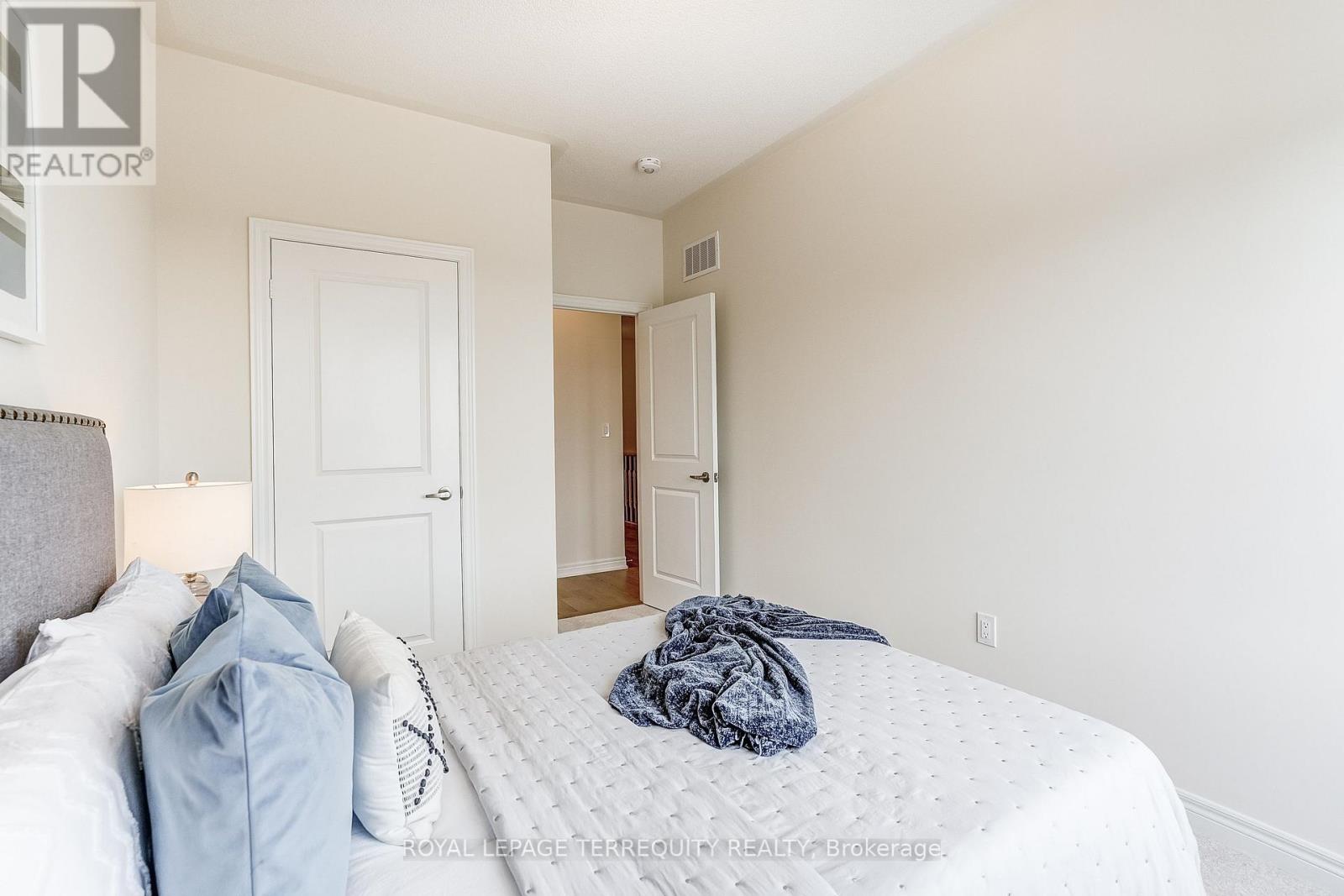 1218 Elizabeth Mackenzie Trail, Pickering, Ontario  L1X 0S3 - Photo 27 - E13693650