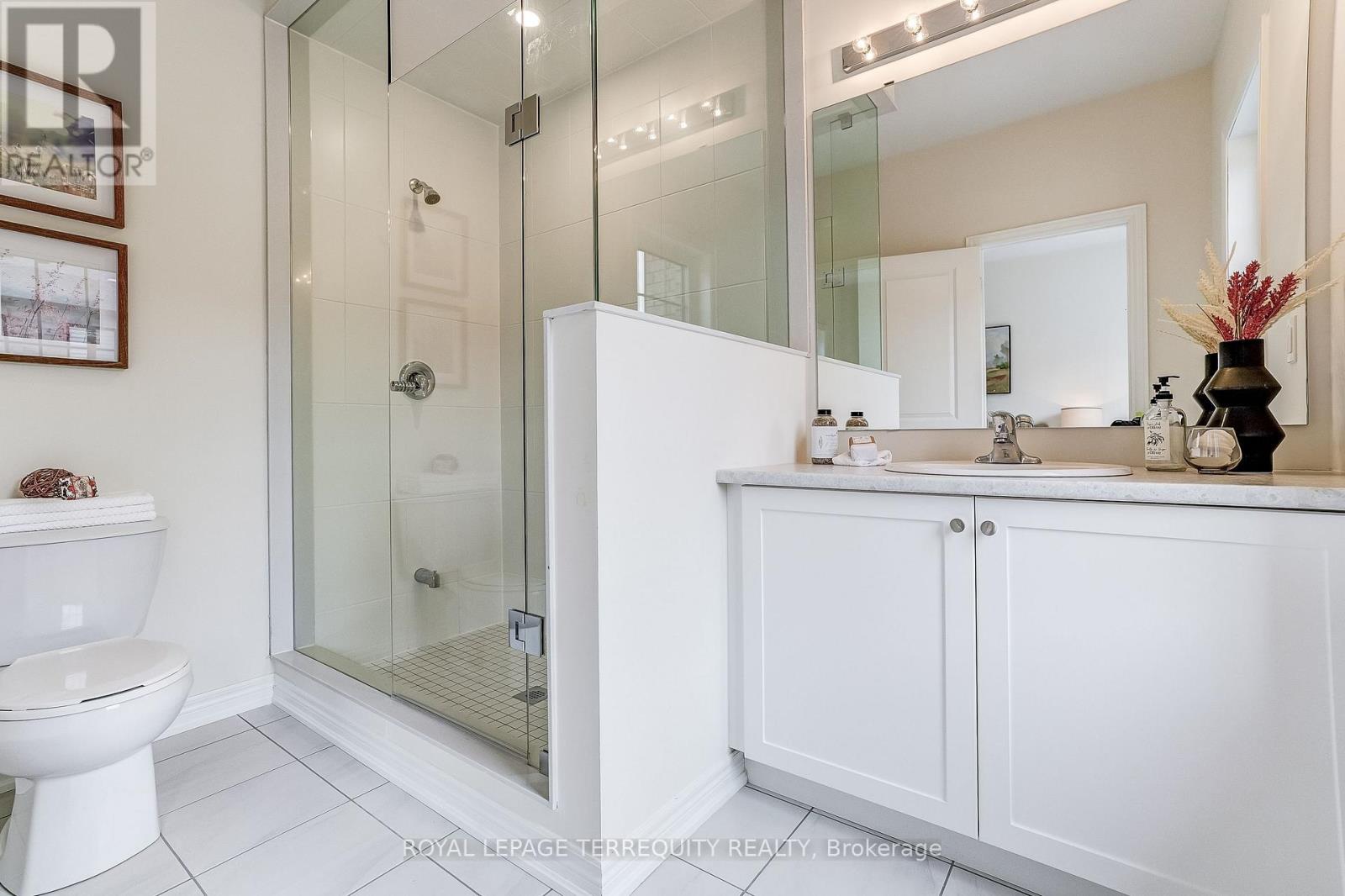 1218 Elizabeth Mackenzie Trail, Pickering, Ontario  L1X 0S3 - Photo 37 - E13693650