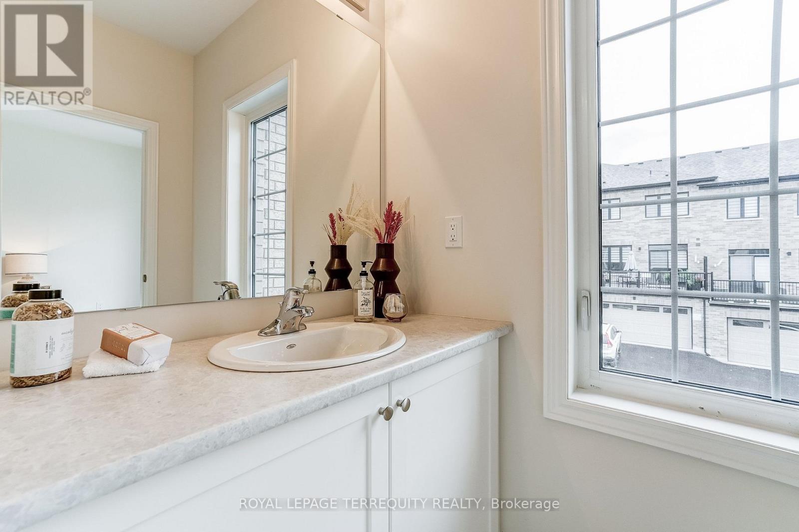 1218 Elizabeth Mackenzie Trail, Pickering, Ontario  L1X 0S3 - Photo 39 - E13693650