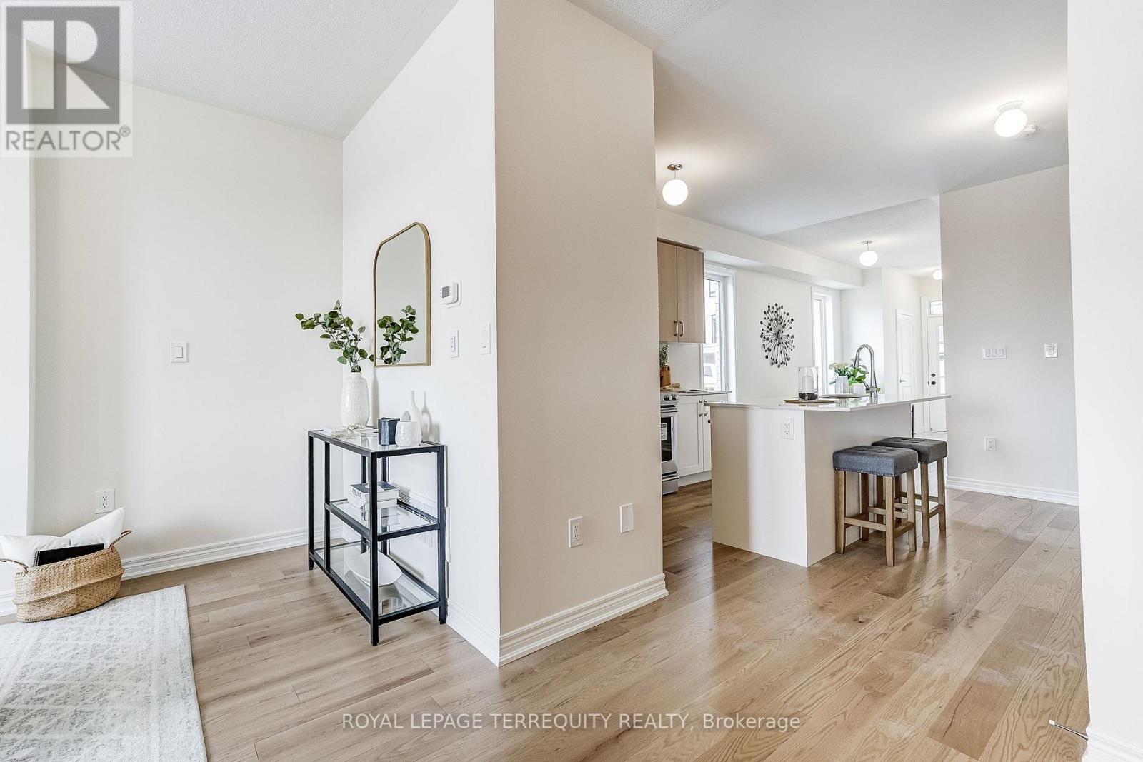 1218 Elizabeth Mackenzie Trail, Pickering, Ontario  L1X 0S3 - Photo 5 - E13693650