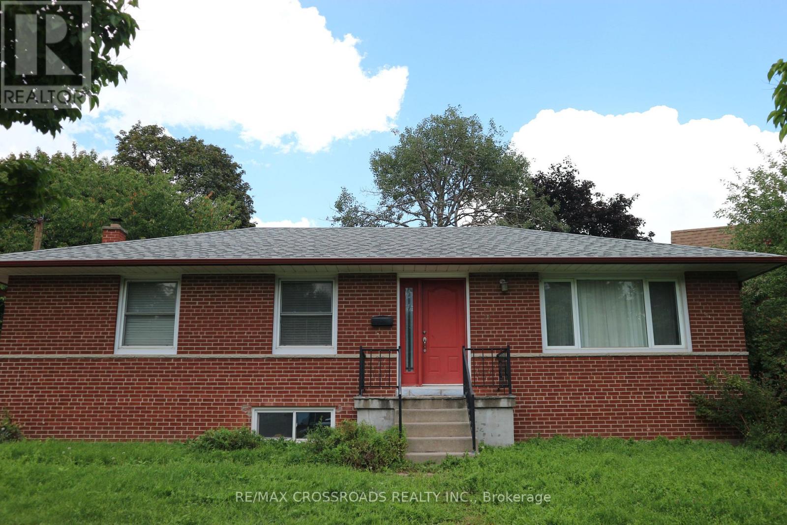 11 CLETA DRIVE, Toronto, Ontario