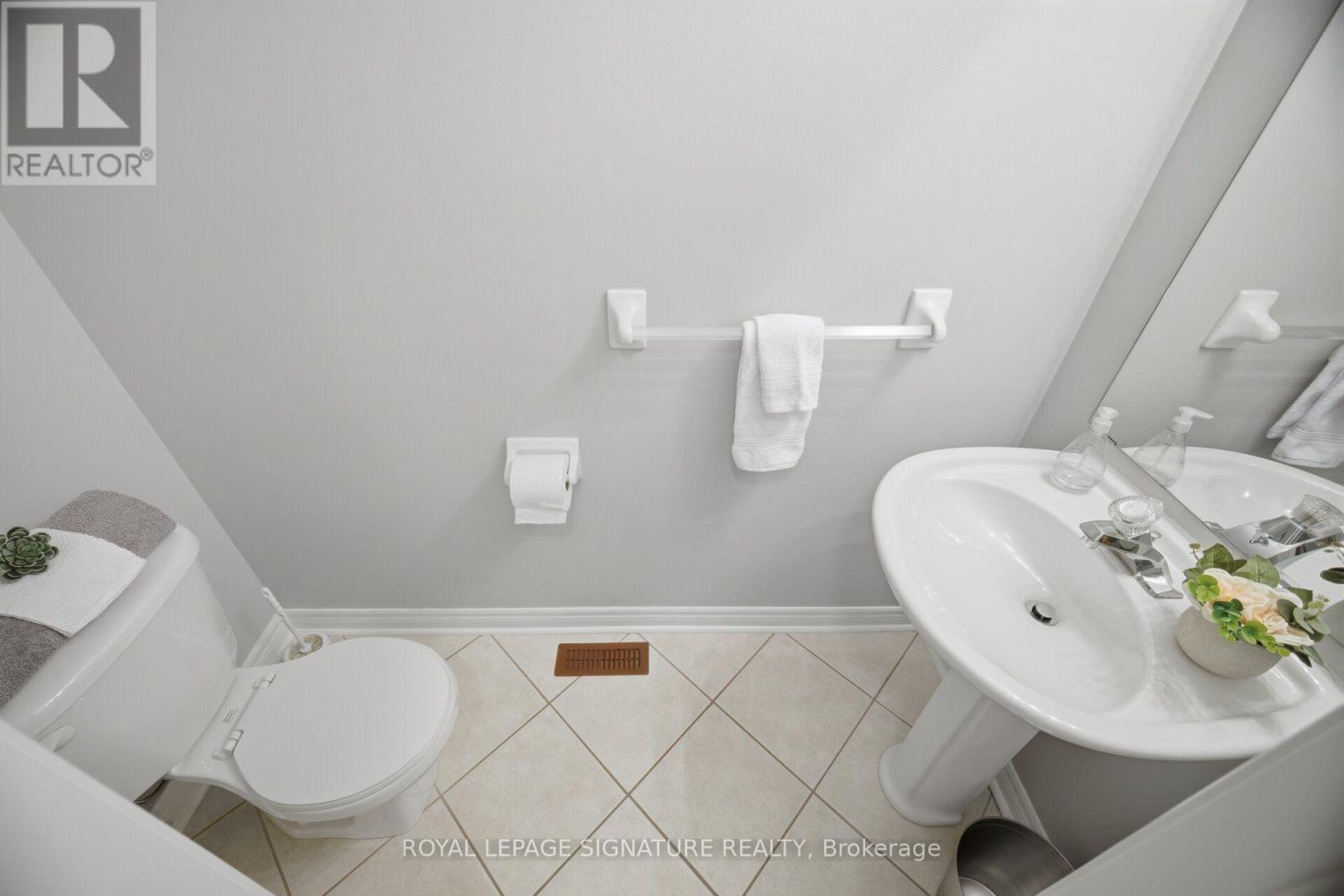 2215 Lapsley Crescent, Oakville, Ontario  L6M 4V2 - Photo 10 - W13693644