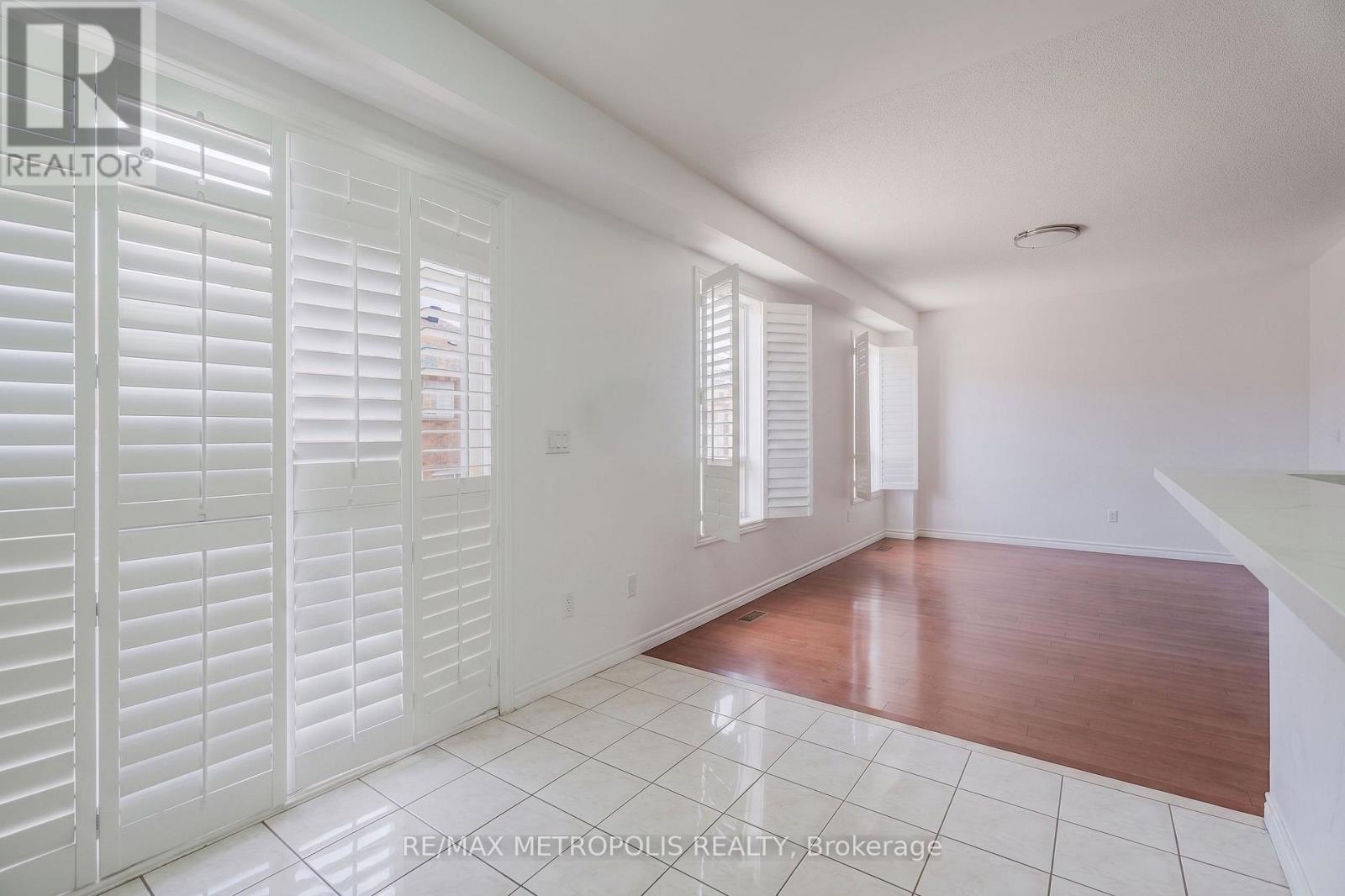 52 Gore Valley Trail, Brampton, Ontario  L6P 2G9 - Photo 7 - W13693646